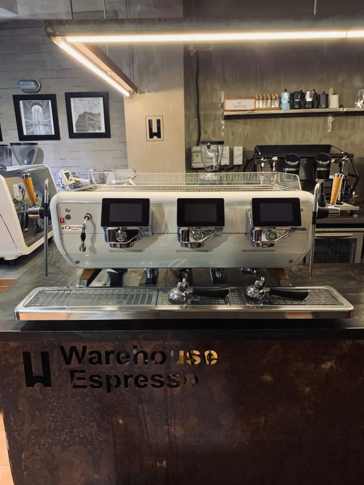 Showroom Warehouse Espresso